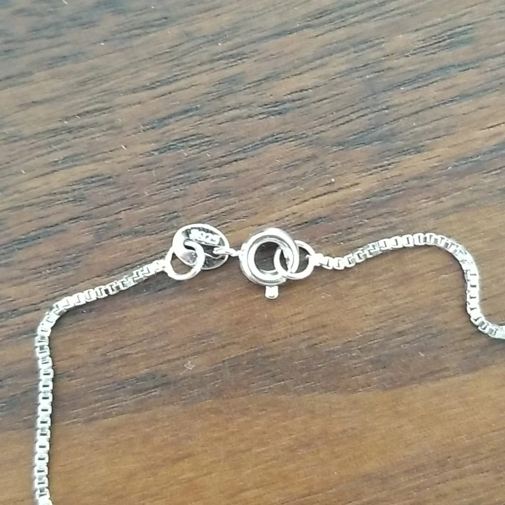 Beachy Wave Necklace - Picture 4 of 6